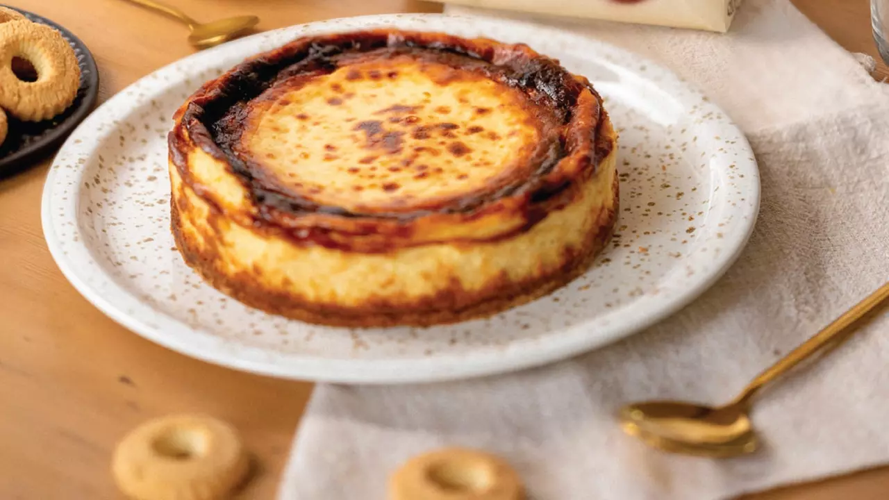 Cheesecake with Schmid Tea Rings - Schmid1913